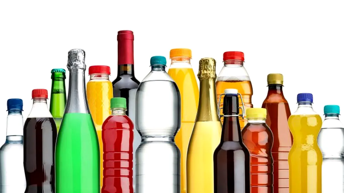 Apa îmbuteliată, o lovitură teribilă pentru planetă: aproape nimic nu se reciclează, dar oamenii nu au cumpărat niciodată mai multă