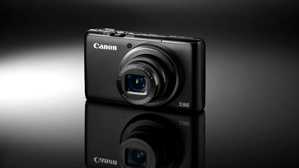 O noua compacta de la Canon