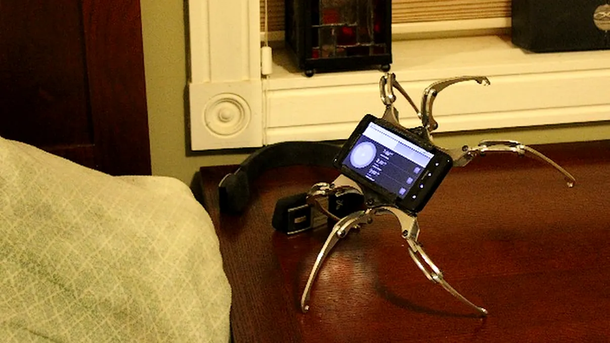 Lethal Pro V2 - o jucarie cu functionalitate de sexta-pod [+VIDEO]