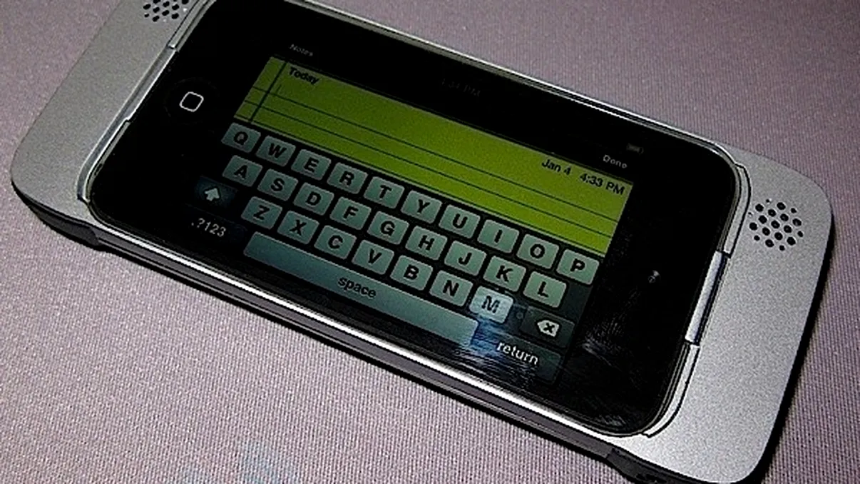 Mophie Pulse aduce vibratii pe iPod Touch