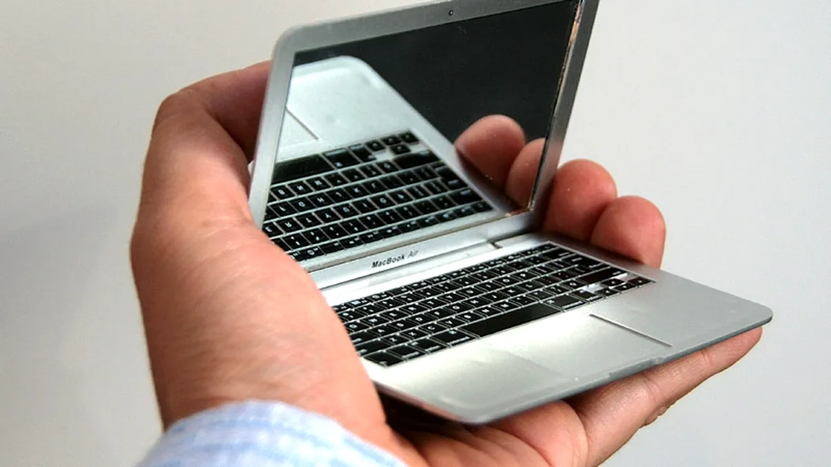 Oglinda, oglinjoara, cine este cea mai mare admiratoare Apple din tara?