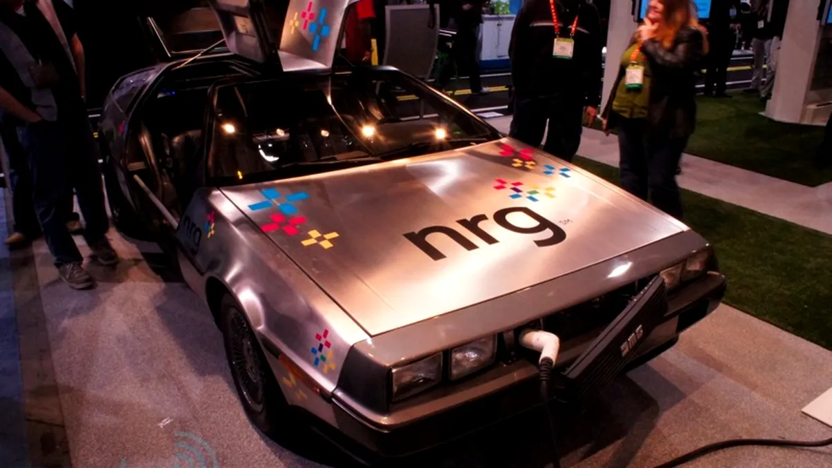 DeLorean DMC-12 este adus din 
