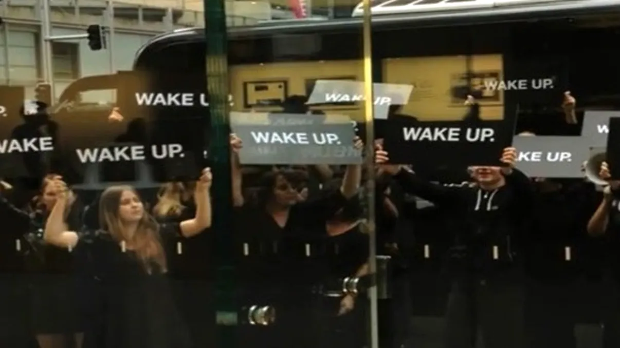 Cand RIM ataca Apple, Samsung castiga