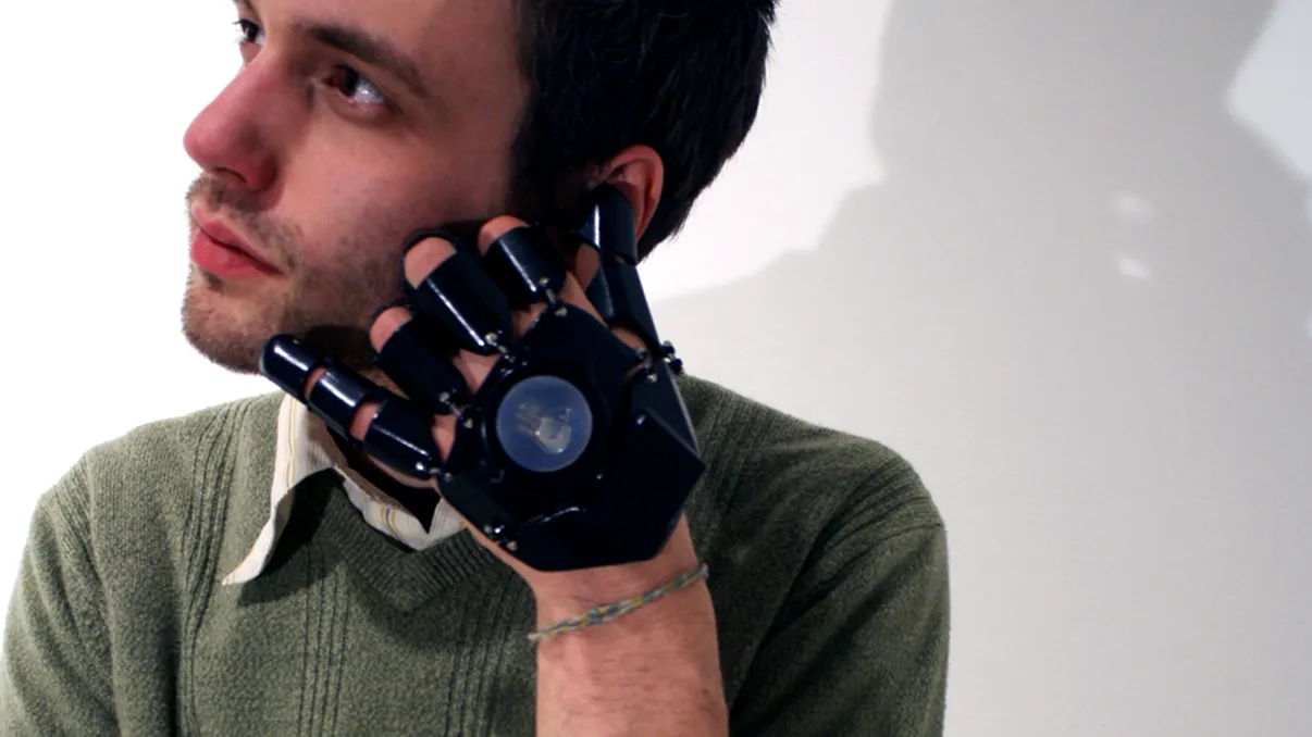 Glove One iti transforma mana in telefon [+VIDEO]