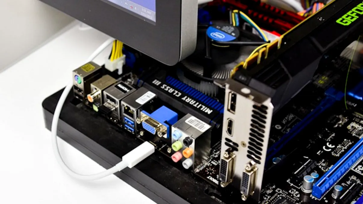 Thunderbolt a ajuns pe PC-uri - vine cu probleme mari