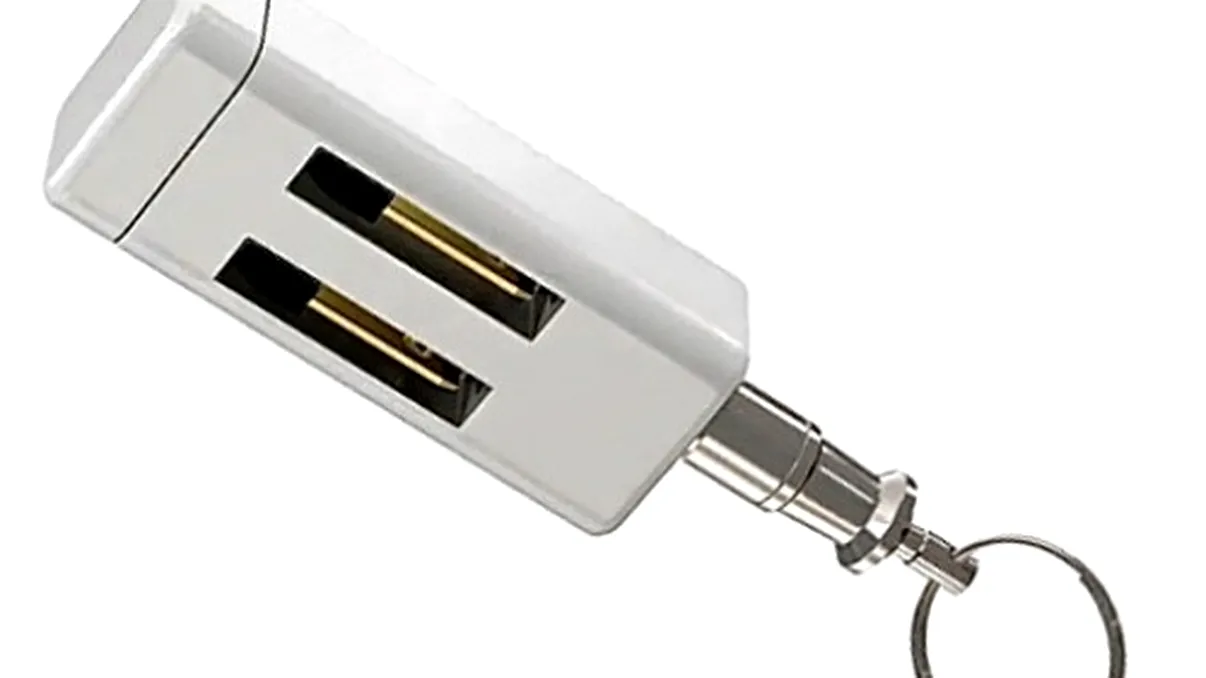 Cel mai mic incarcator de iPhone din lume