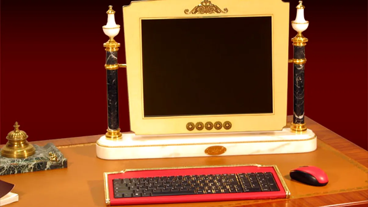 Un roman creeaza computere din aur si marmura