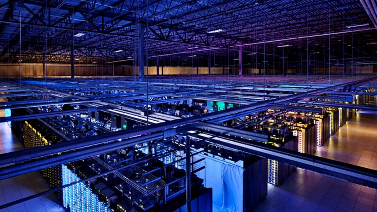 Google te lasa sa te plimbi printr-o ferma de servere