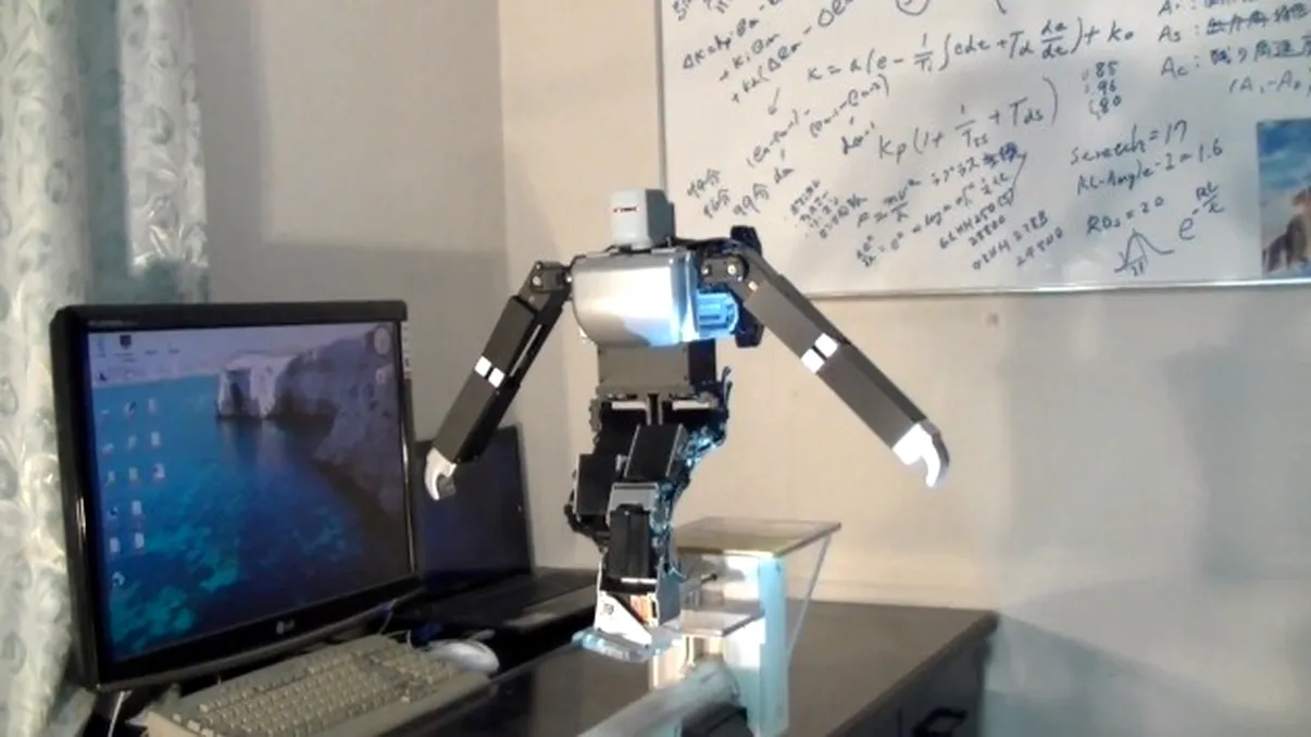 Incredibil! Un nou robot merge pe sfoara [+VIDEO]