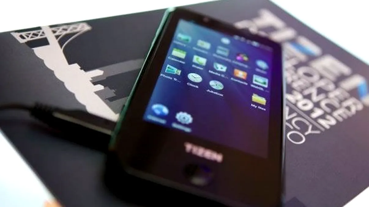 Samsung se apuca de smartphone-uri cu Tizen
