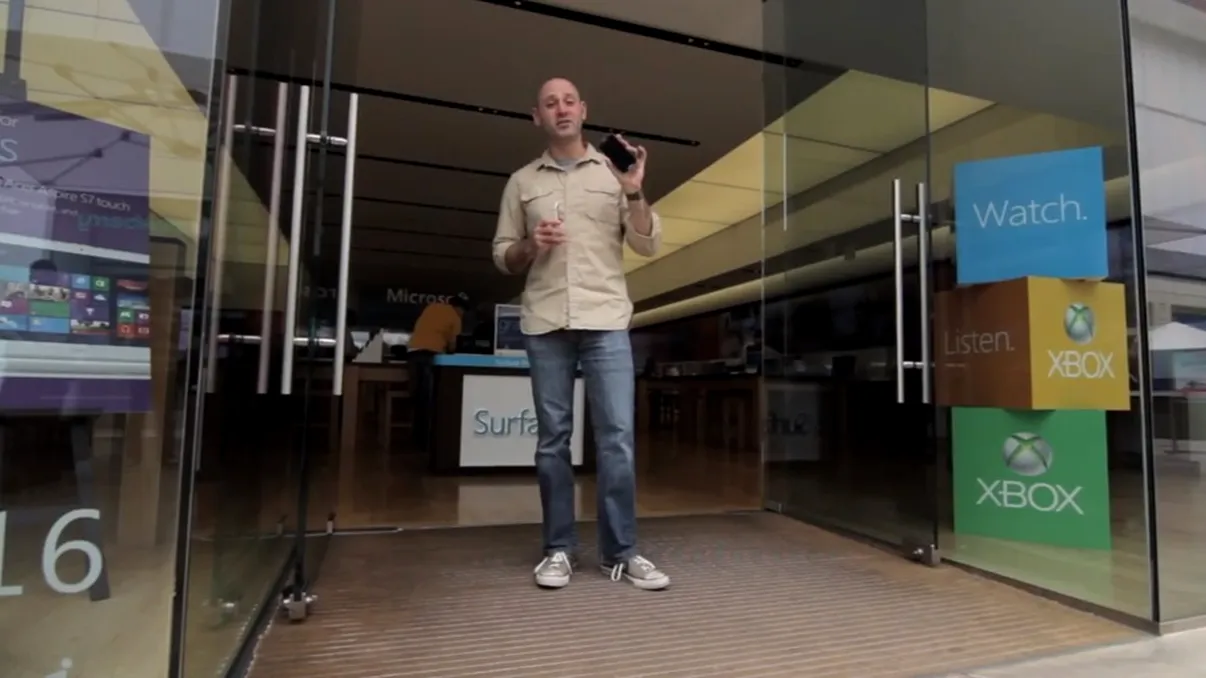 Cate poti cumpara cu pretul unui Galaxy S4 in viziunea Microsoft? [VIDEO]