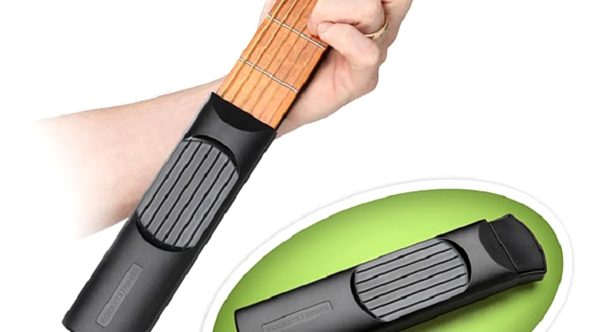 PocketString sau cum poti exersa in liniste la chitara 
