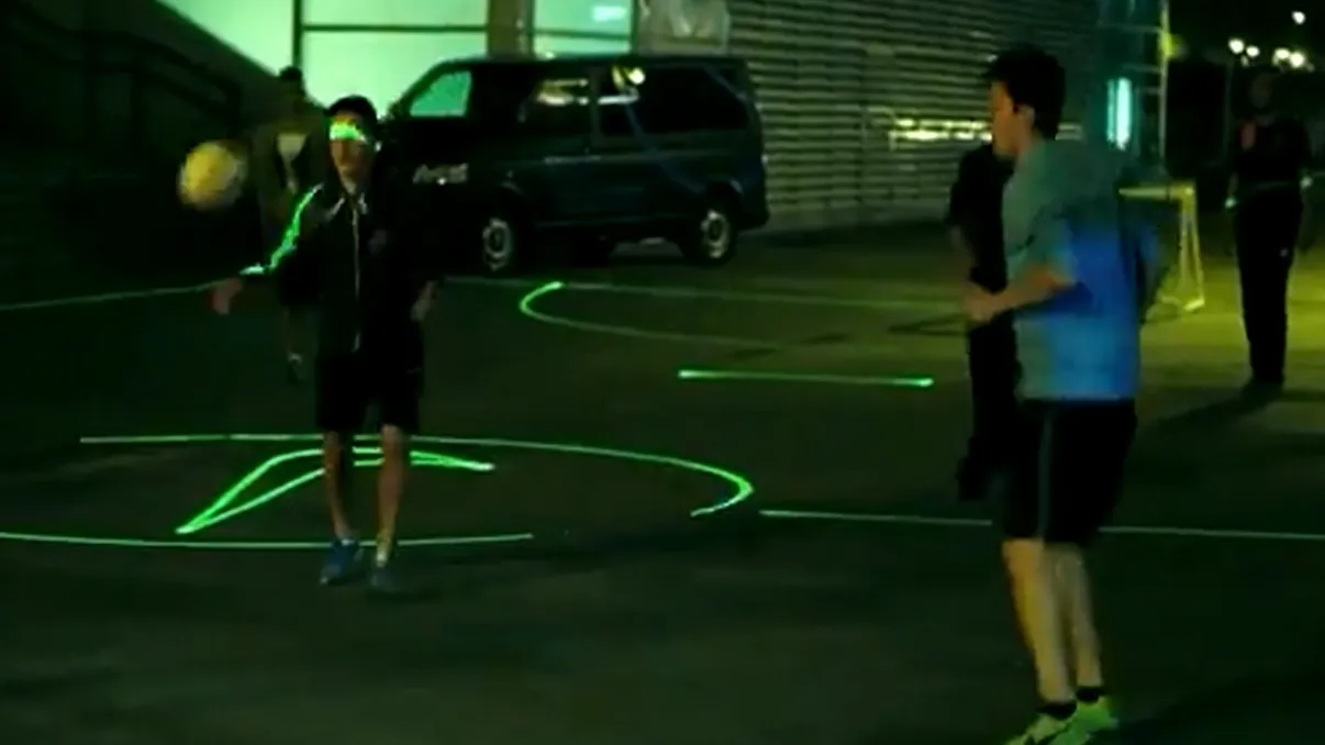 Nike isi face terenuri virtuale de fotbal [VIDEO]