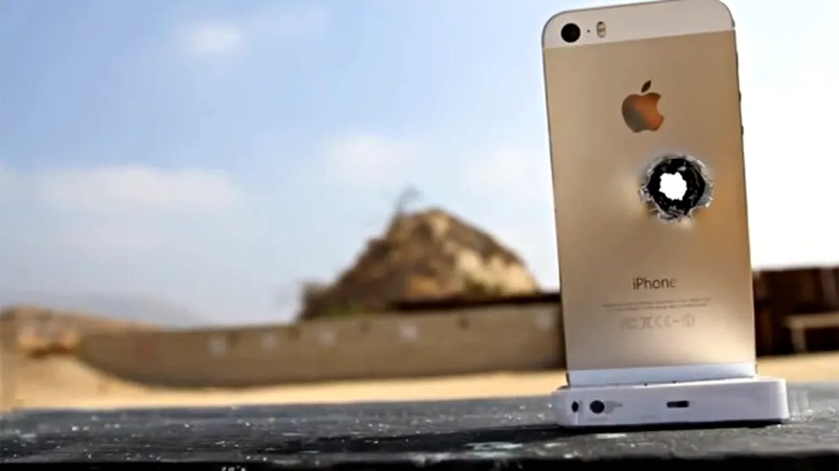 Surpriza? Un iPhone 5S nu rezista la gloante de calibrul 50 [VIDEO]