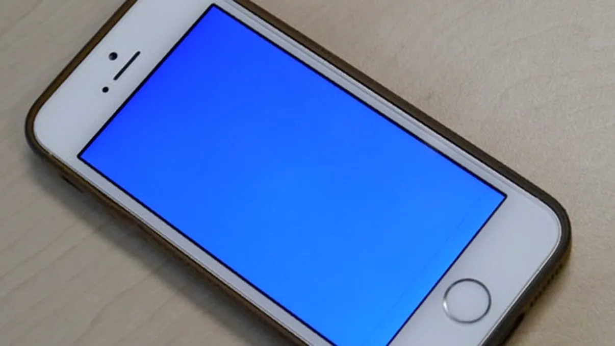 iPhone-ul 5S vine cu Blue Screen of Death - BSOD [VIDEO]