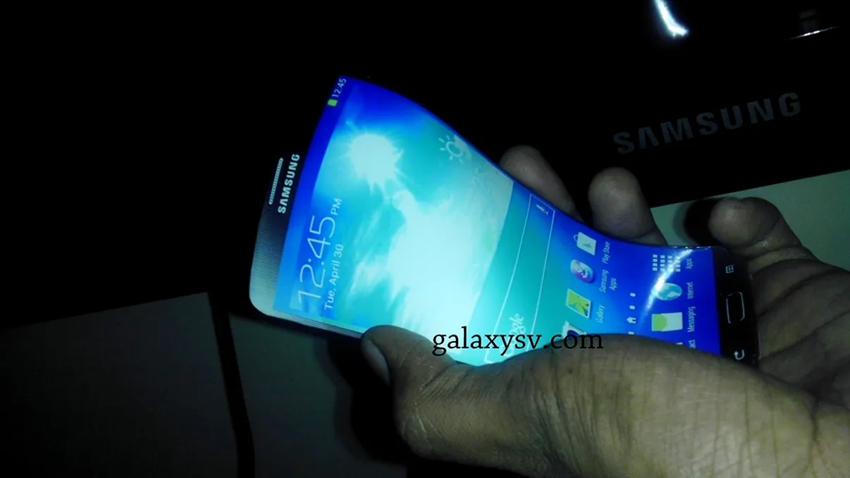 Încep să apară online primele bucăţi din Galaxy S5