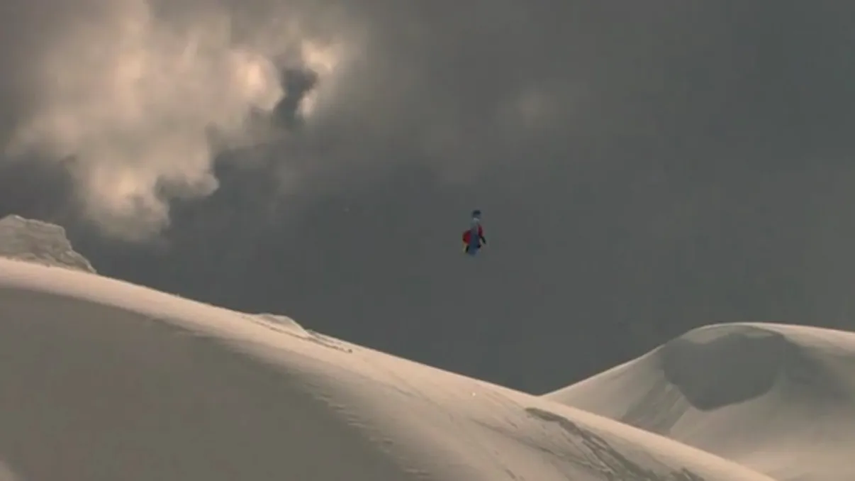 Un colaj de sezon: Time lapse de iarnă şi trucuri cu snowboard-ul [VIDEO]