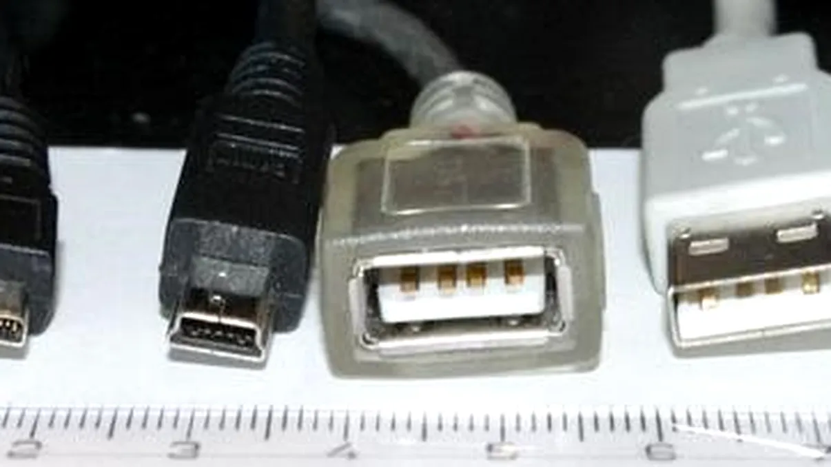 Un nou conector USB s-a inspirat din portul Lightning