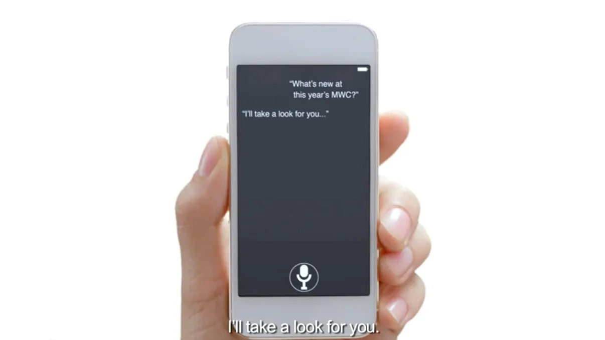 Reclamă Huawei cu Siri şi un iPhone în prim plan [VIDEO]