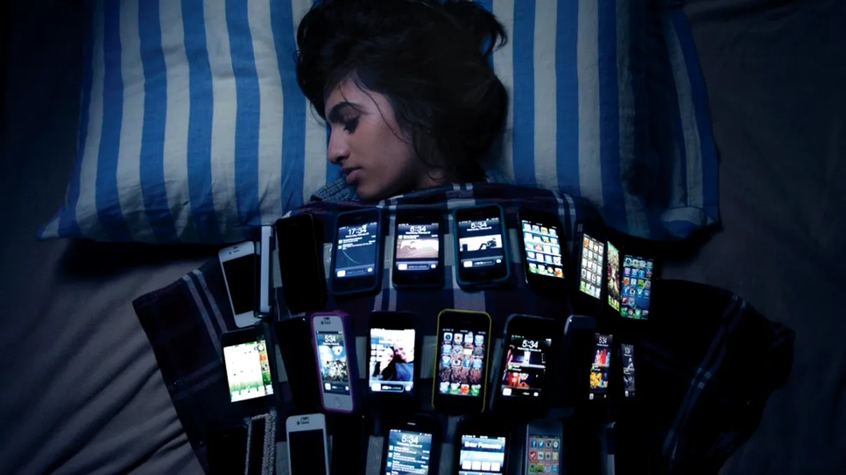 Studiu: Dependenţa de telefoane în pat a devenit îngrijorătoare