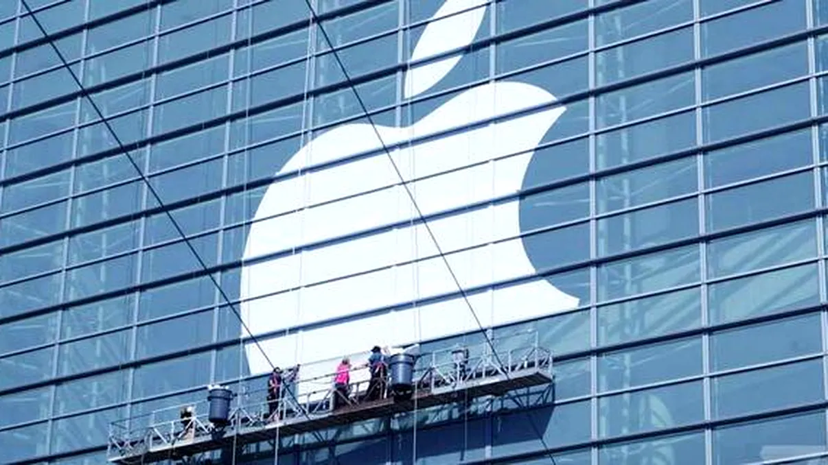 Un iOS nou, un telefon trecut „la sertar“: Apple renunță la iPhone 4