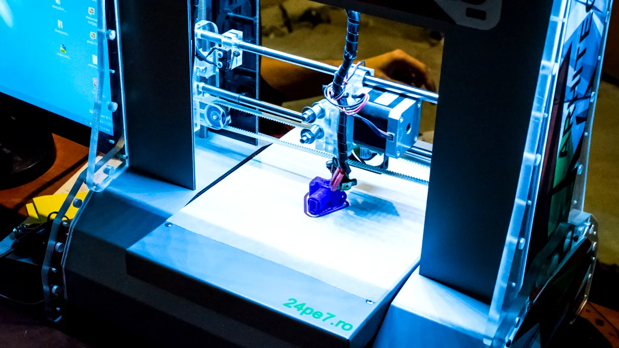 Povestea primei imprimante 3D românești [INTERVIU]