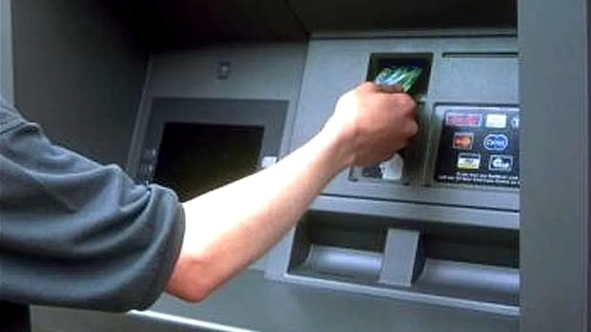 Un nou dispozitiv pentru furtul PIN-urilor de la ATM a fost descoperit în Europa