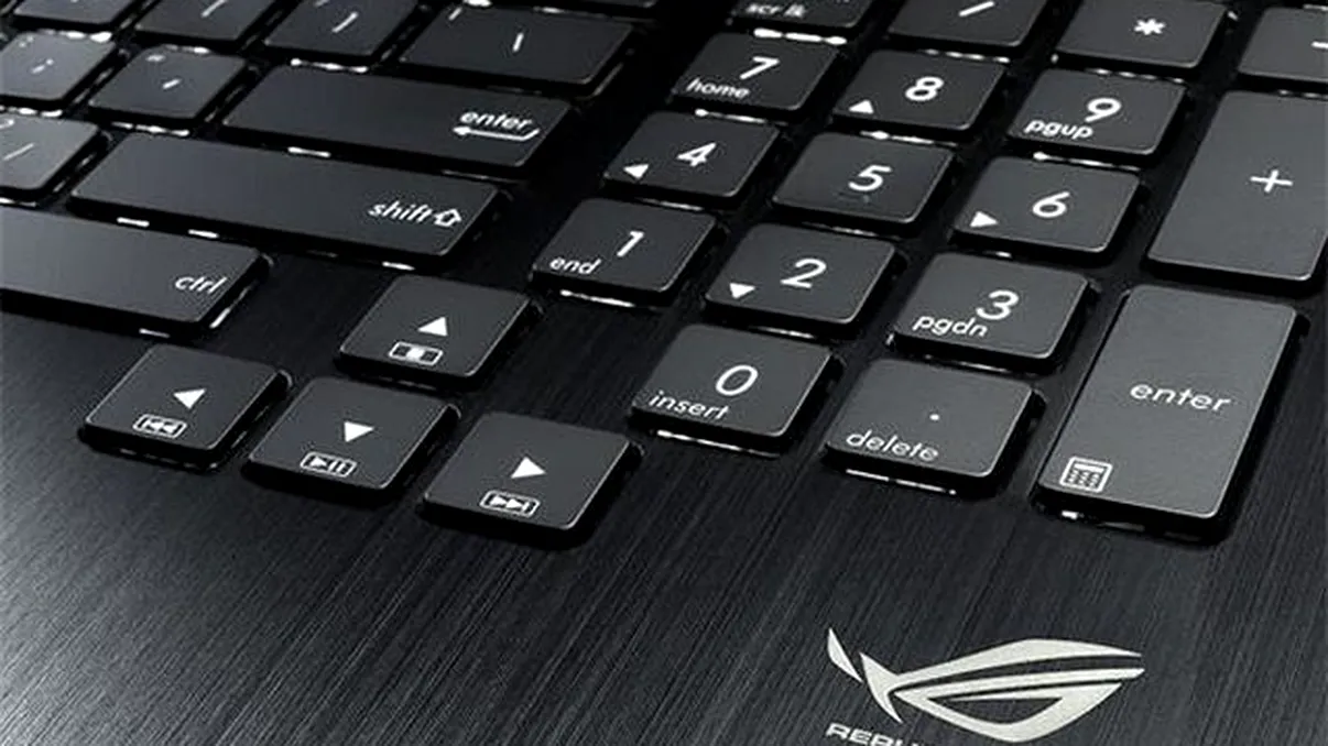 ASUS ROG G750JZ, cel mai bun laptop de gaming de până acum [REVIEW]