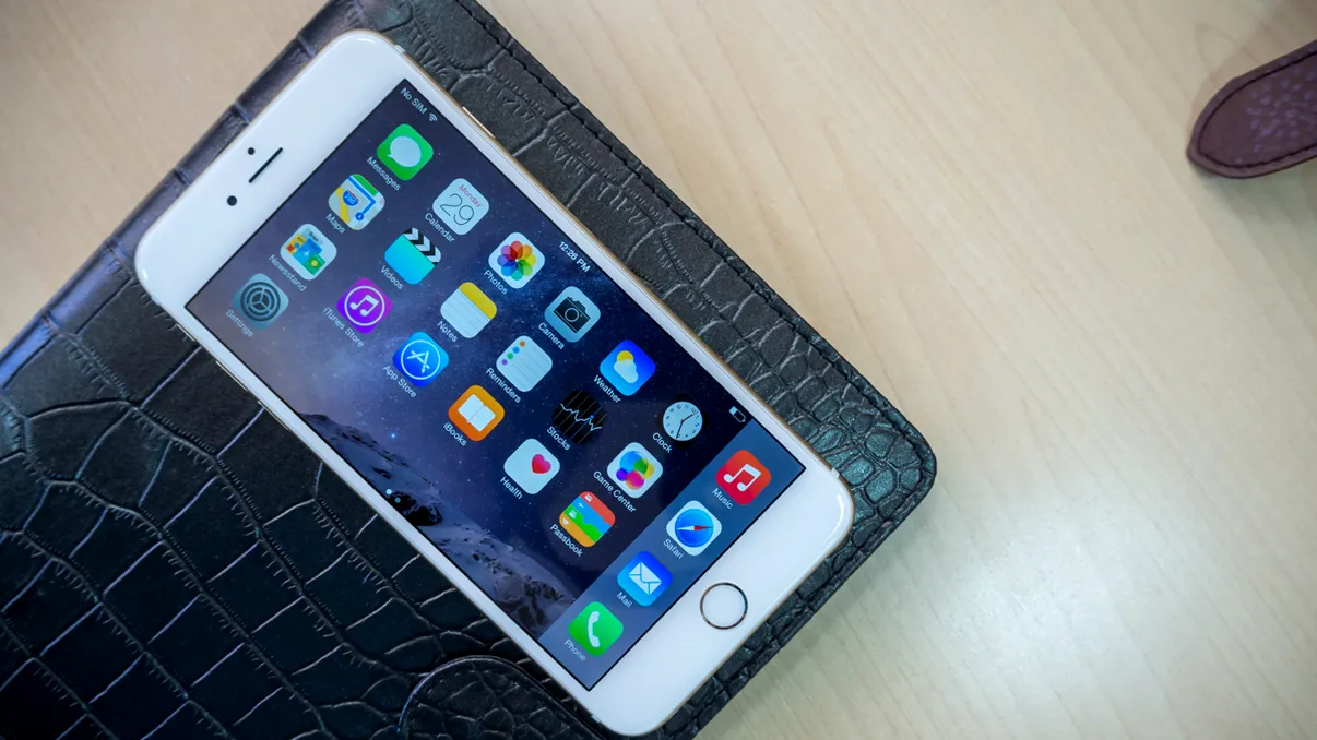 iPhone 6 Plus – când mai mare dă cu minus [REVIEW]