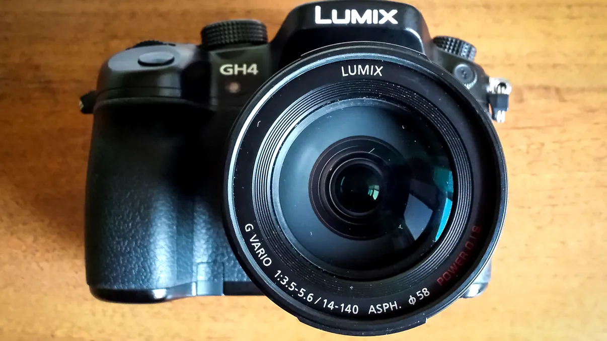 Panasonic Lumix GH4 - Un mirrorless care să dea 4K la toată lumea [REVIEW]