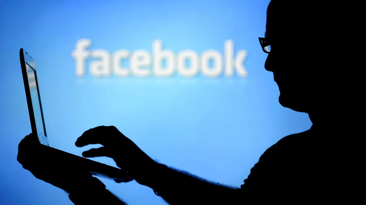 Pornografia a cucerit Facebook: Cum au păcălit hackerii mii de utilizatori prin videoclipuri