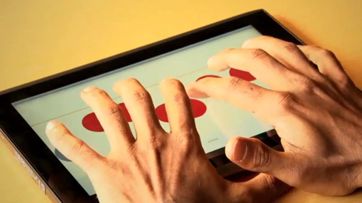 Aplicația care îi ajută pe nevăzători să scrie pe tabletă