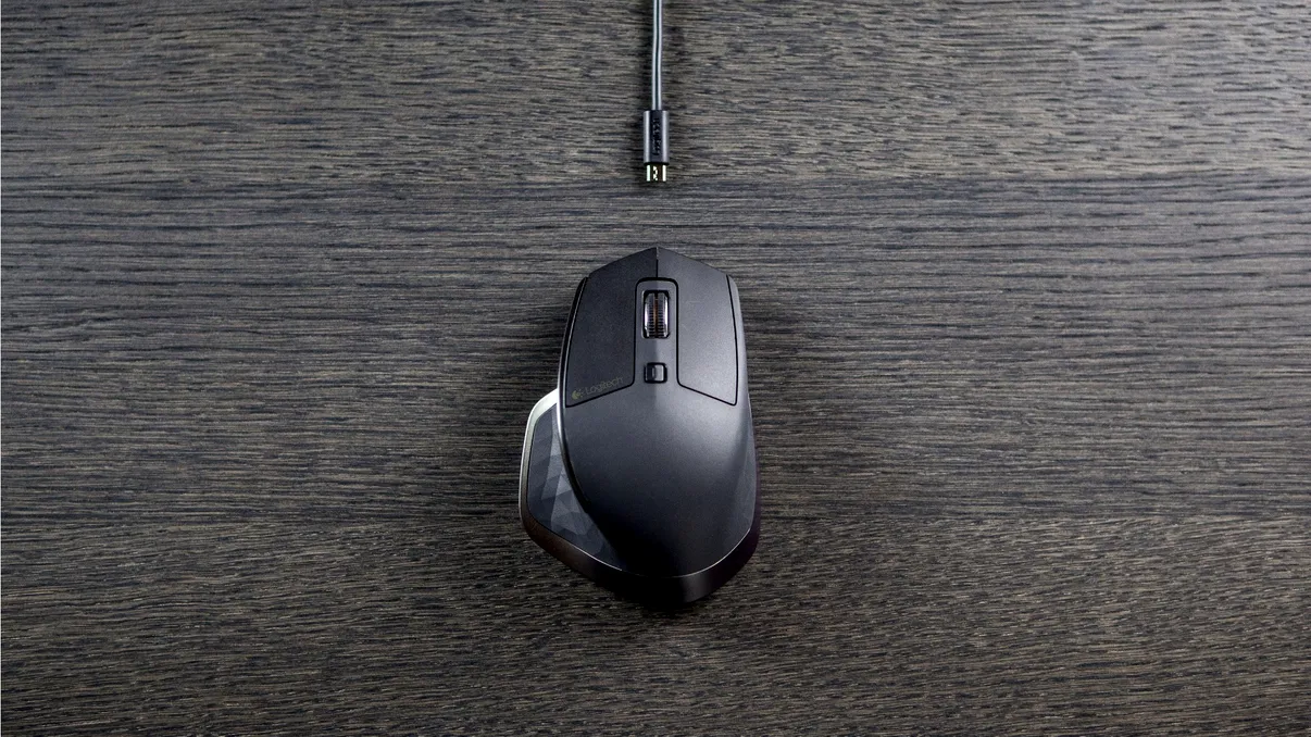Logitech MX Master, un mouse pentru cei care folosesc mai multe dispozitive simultan