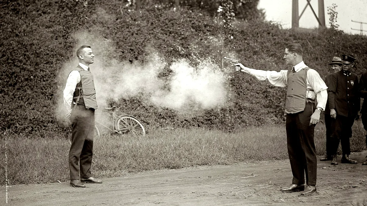 Materialul mai puternic decât kevlarul folosit în veste antiglonț