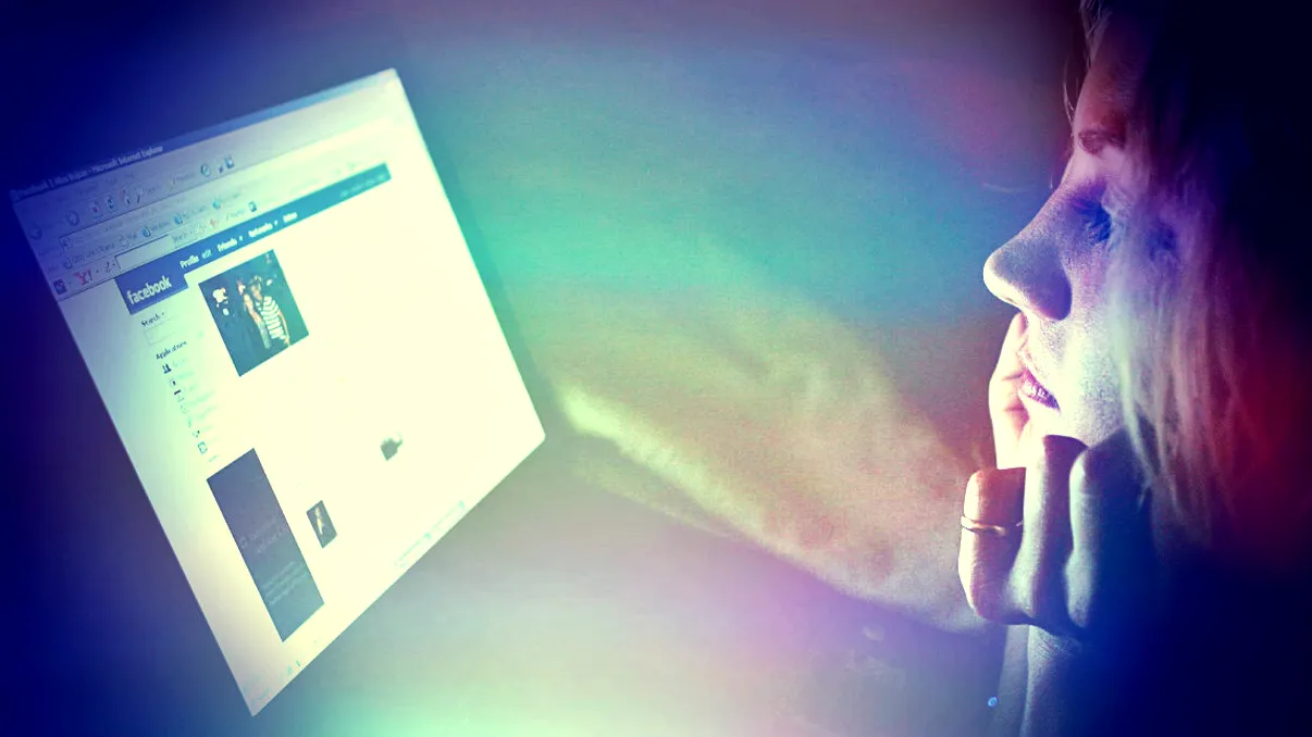 Lagărul Facebook: Cum ajungem izolați în bula albastră