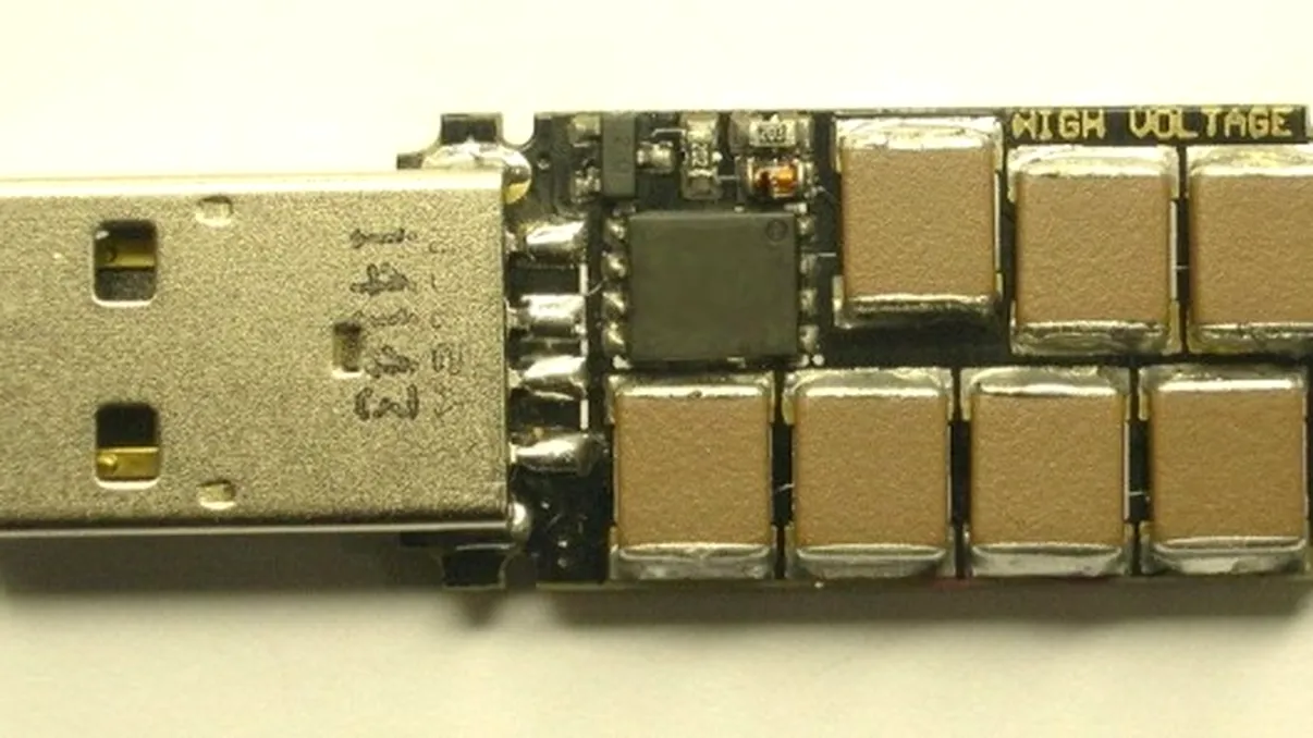 Stick-ul USB “ucigaş” vă arde componentele PC-ului
