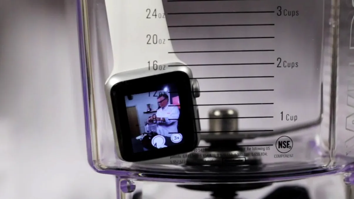 Apple Watch într-un test absurd -  oare merge la blender? [VIDEO]