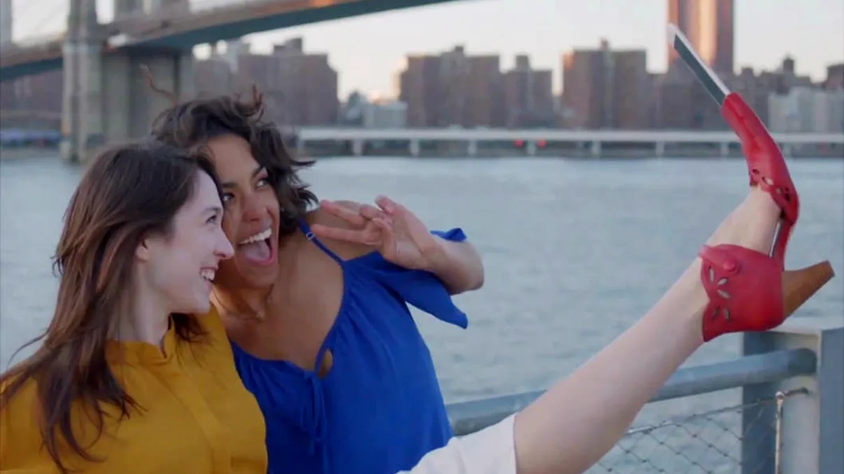 Care este părerea Samsung despre utilizatorii de bețe selfie [VIDEO]