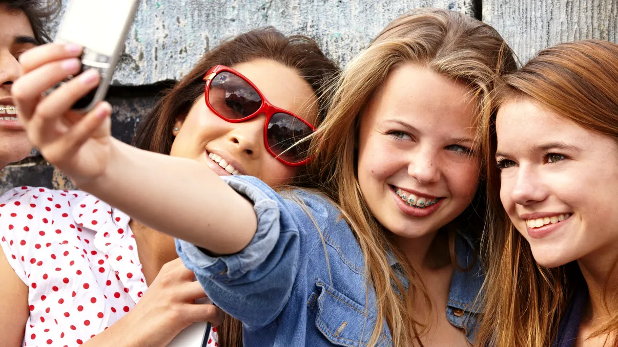 Telefoane pentru adolescenți - Top 5 cele mai potrivite