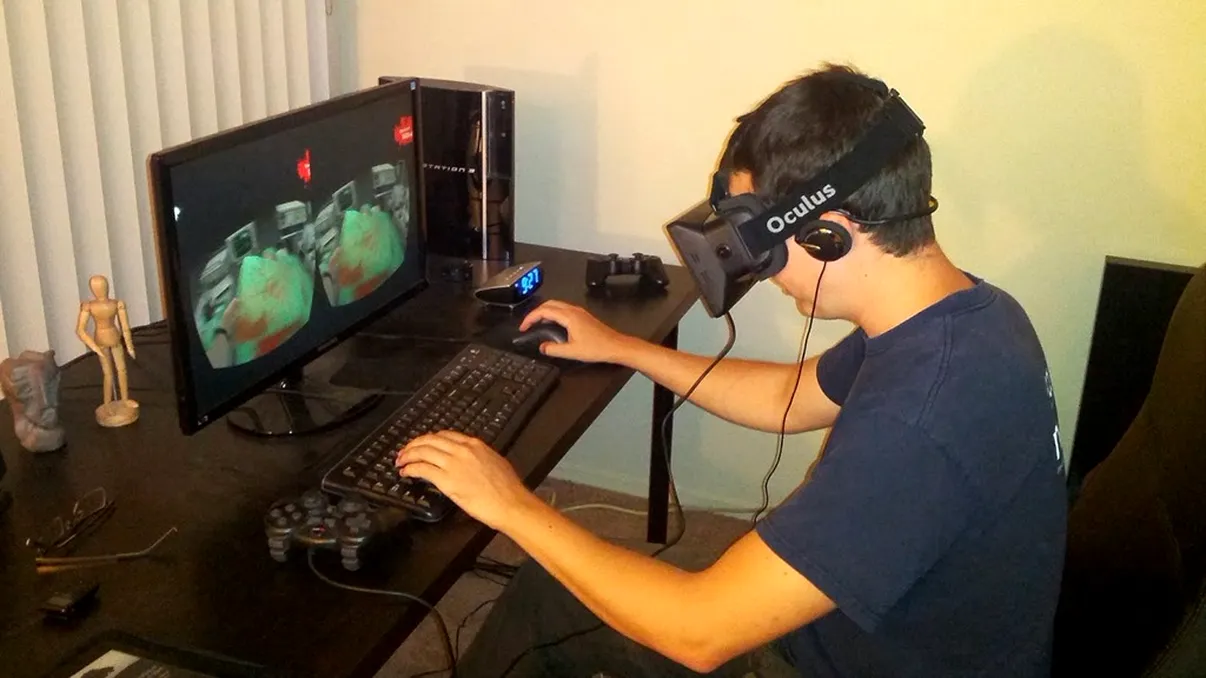 Realitatea virtuală cu Oculus Rift în confortul casei tale va fi mai scumpă decât ți-ai fi dorit