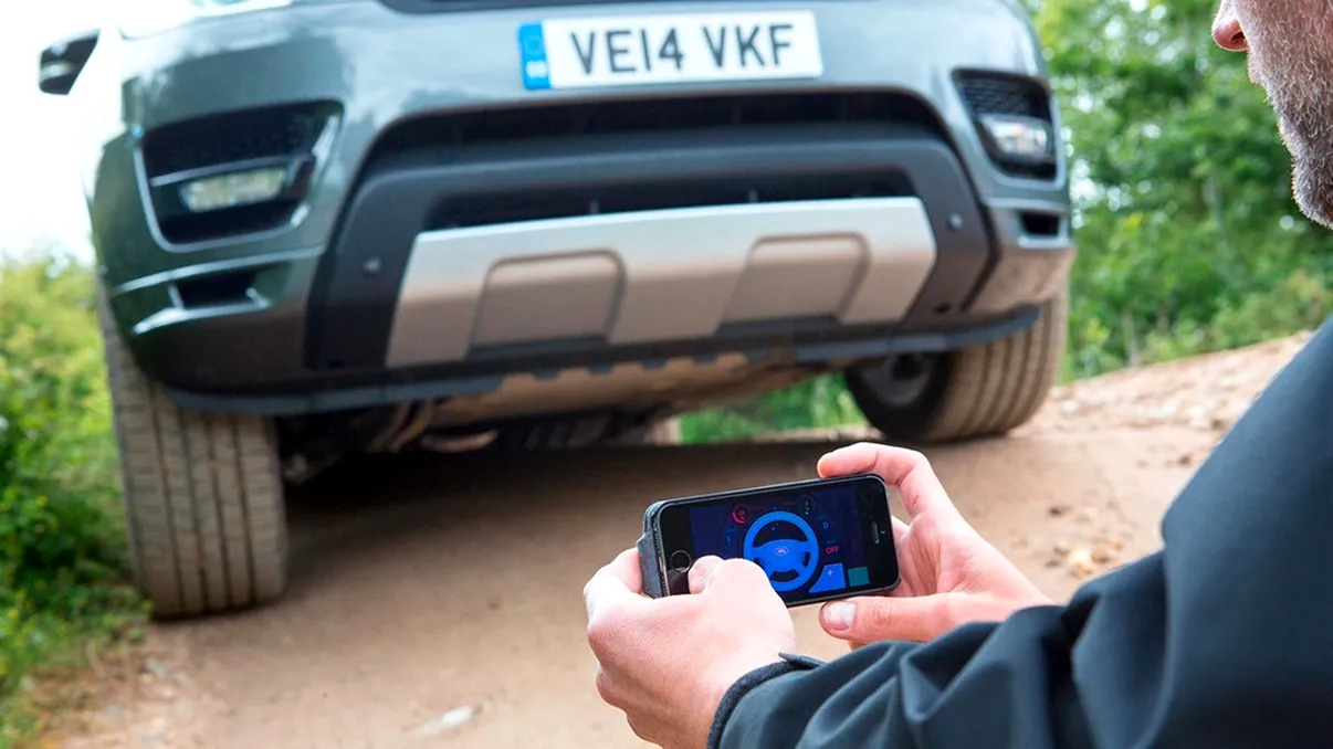 Simţiţi-vă ca James Bond, conducând noul Range Rover cu smartphone-ul [VIDEO]