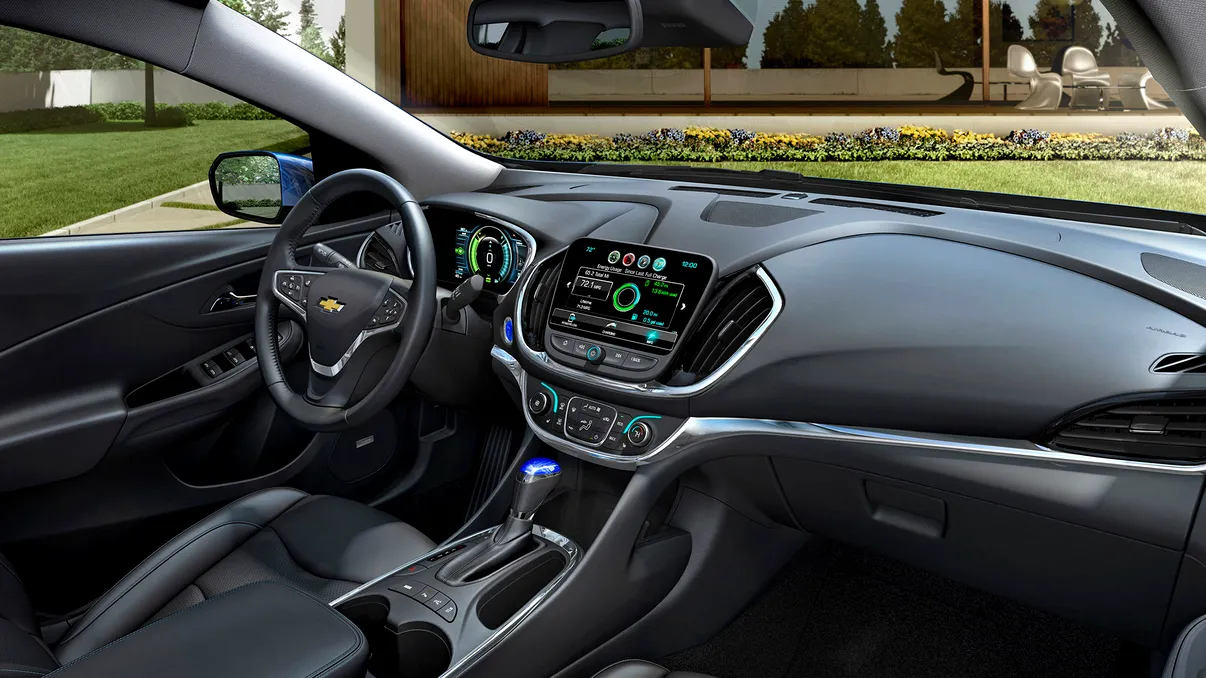 Chevrolet rezolvă cea mai mare problemă a telefoanelor folosite în mașină