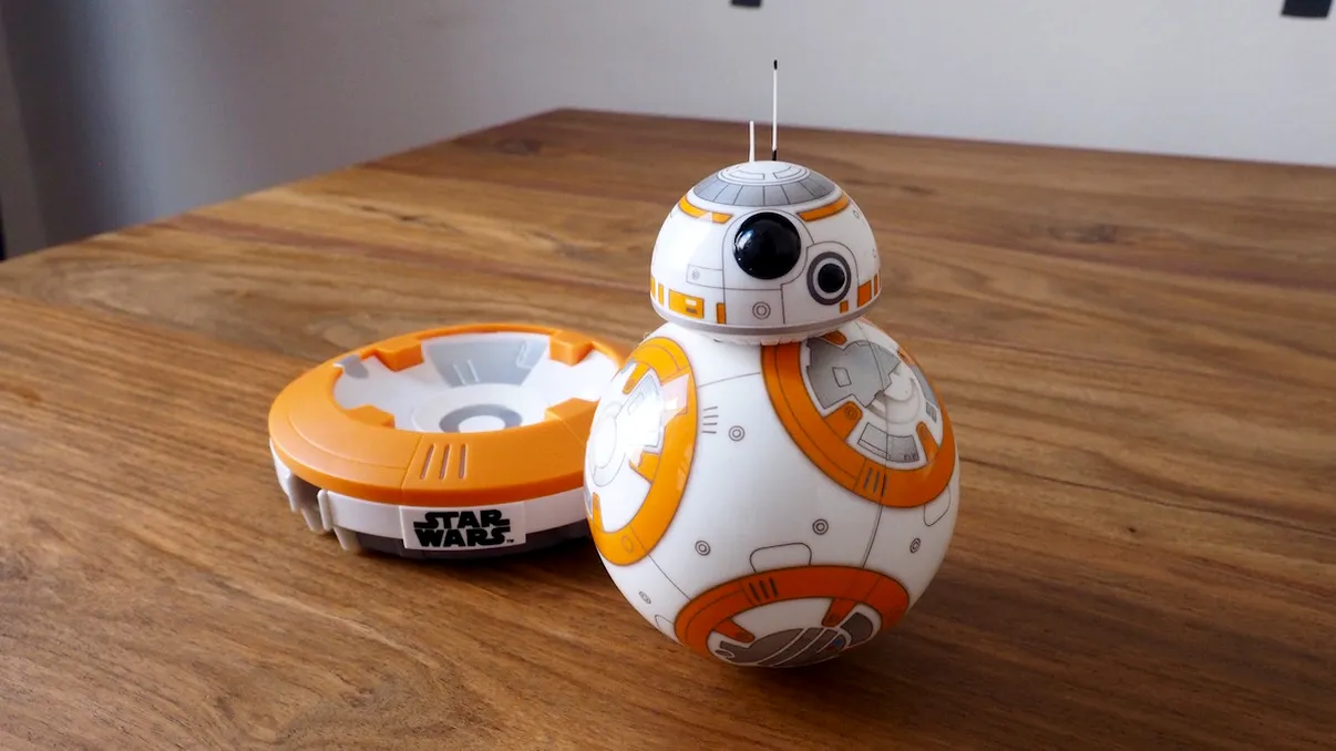 BB-8 e singura jucărie Star Wars care te face fericit