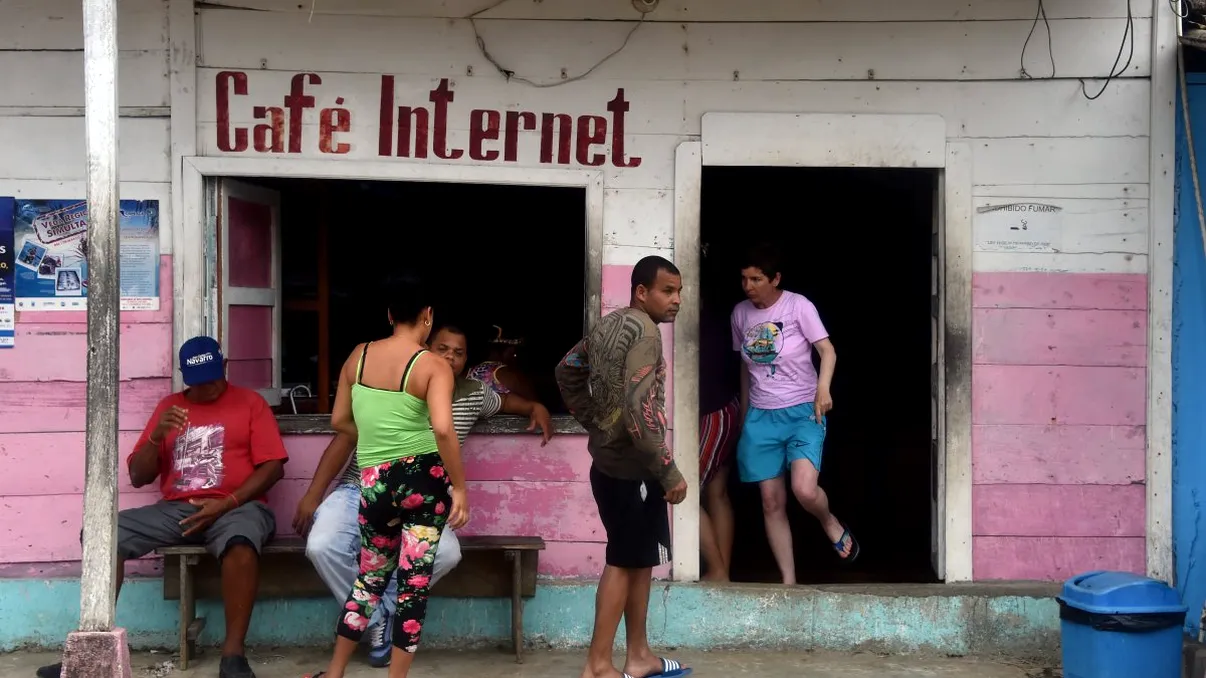 Aţi fi surprinşi cât de mulţi oameni nu au acces la internet