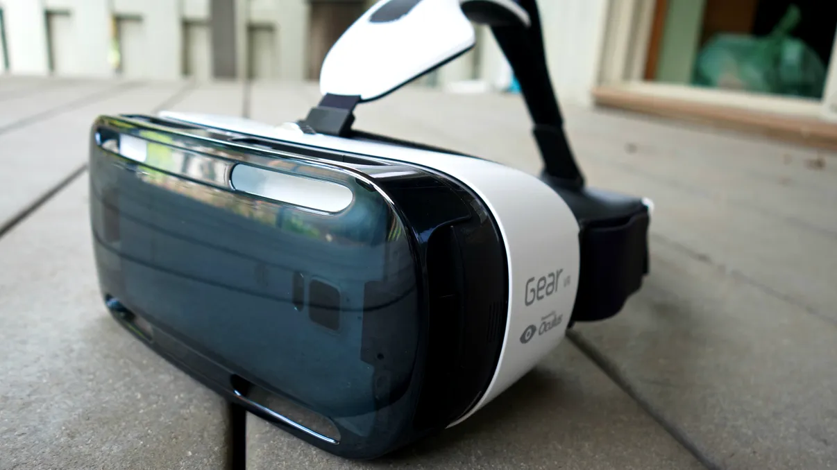 Samsung Gear VR ar putea fi cei mai accesibili ochelari pentru realitate virtuală