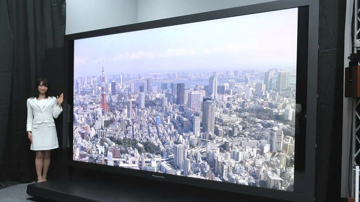 Japonezii au lansat cel mai compact ecran 8K