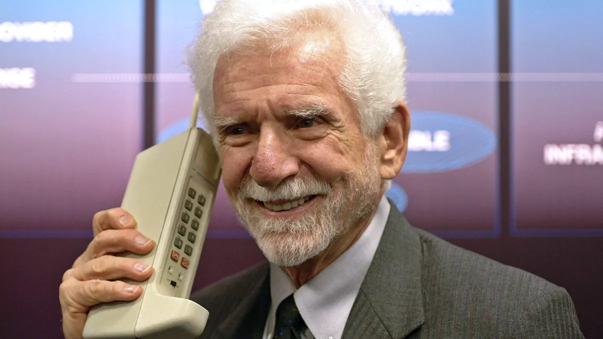 Omul care a inventat mobilul crede că iPhone 6s este plictisitor