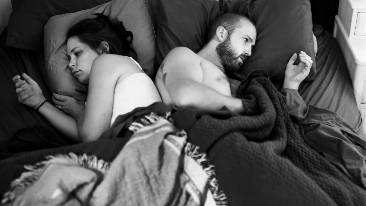 Un fotograf ne arată cât de obsedaţi suntem de smartphone-uri