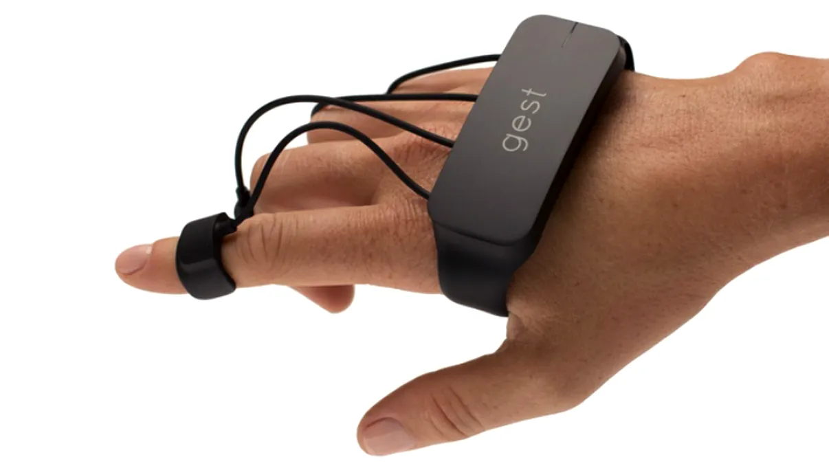 Tastatura invizibilă, controlată prin intermediul gesturilor