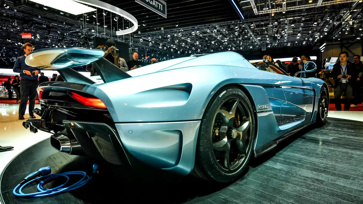 Koenigsegg Regera se comportă precum un Transformer